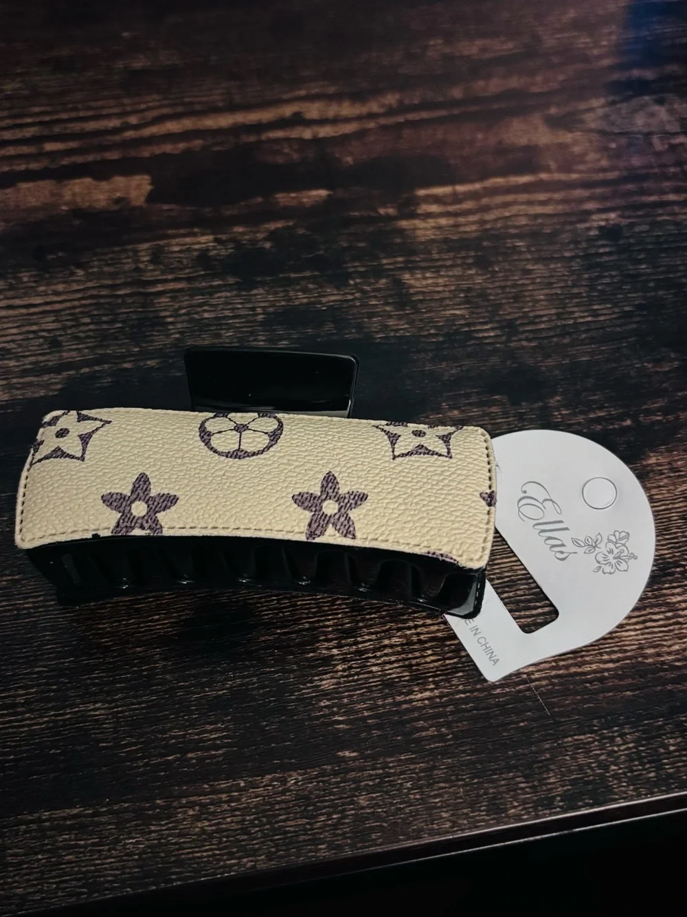 Designer‎ Inspired Cream Leather-Patterned Floral Hair Claw Clip